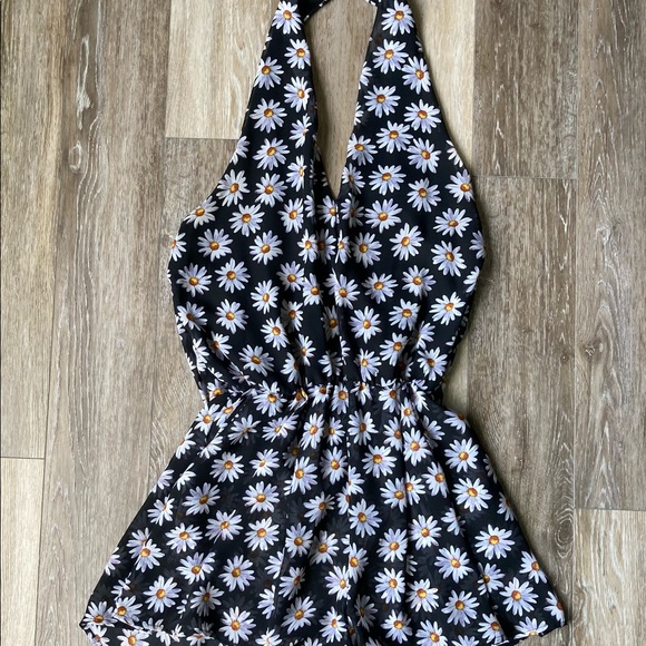 Cute floral romper See You Monday - Picture 1 of 10